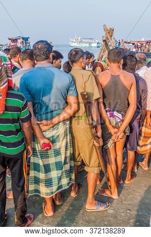 Dublar Char, Bangladesh - November 14, 2016: Hindu Devotees During Rash Mela Festival At Dublar Char