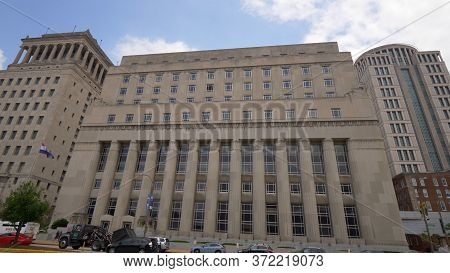 Carnahan Courthouse St. Louis City Circuit Court - St. Louis, Usa - June 19, 2019