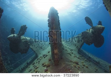 Propellers บนให้เรืออับปาง