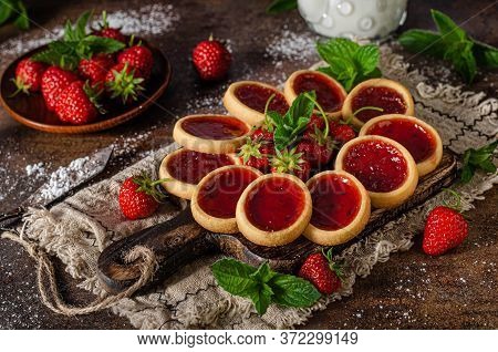 Beutiful And Delish Tartlets