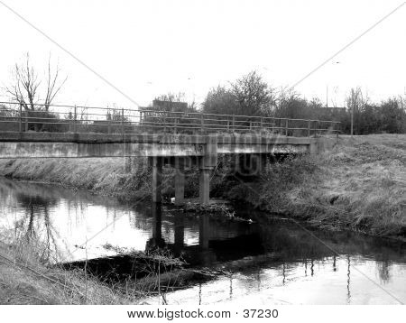 Brücke über den Roding
