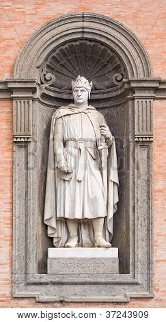 Statue i Royal Palace, Napoli, Italien