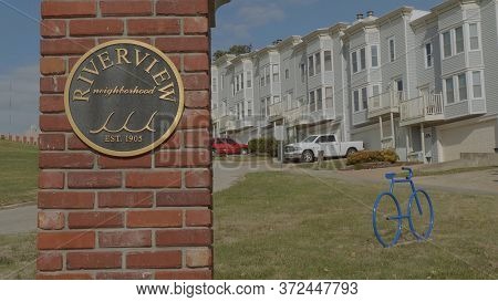 Beautiful Riverview Neighborhood In Tulsa - Tulsa-oklahoma - October 21, 2017