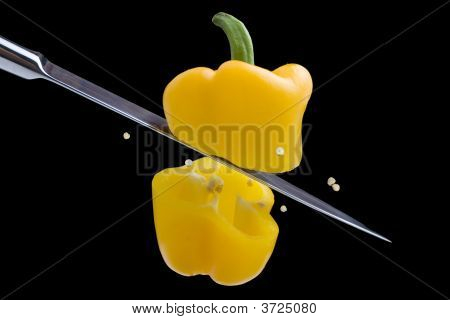 Pepper in zwei Abschnitte geschnitten