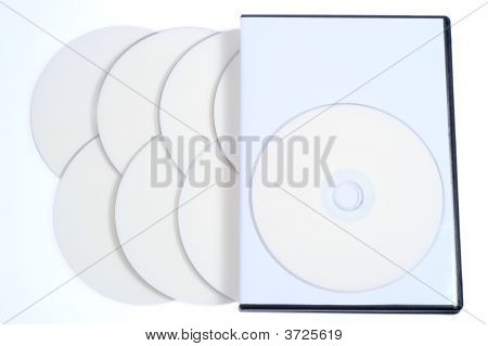 Blank Cd Dvd e disco su sfondo bianco
