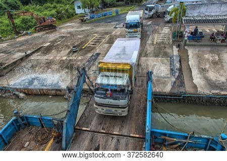 Thailand, Koh Chang 30,06,2017 Ferry With Cars, Transfer To The Island