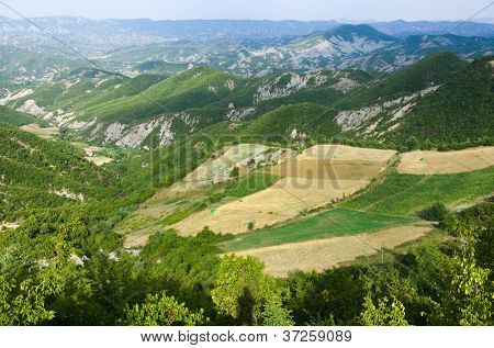 paesaggio delle highlands sulla strada da Tirana a Elbasan