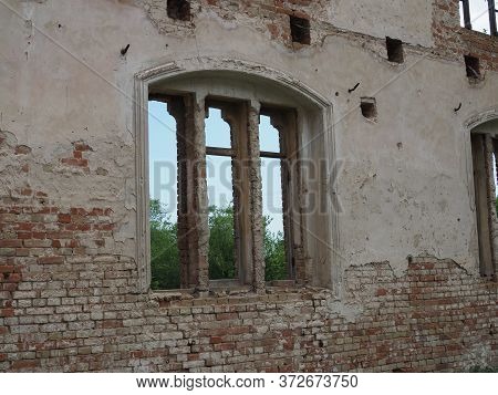 Ruins Of The Ancient Lutheran Church In Saratov, Russia. The Building In 1907 Was Built By The Germa