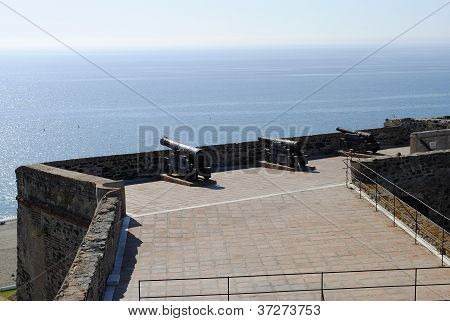 Armaty w zamku Sohail w miejscowości Fuengirola
