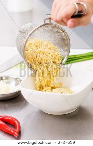 국수는 준비