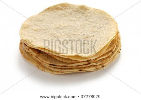una pila di tortillas di mais bianco fatti in casa, cibo messicano