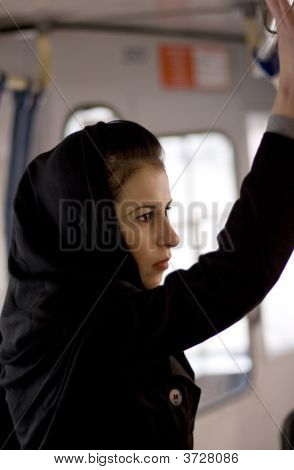 Ongelukkige vrouw In een Bus