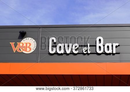Bordeaux , Aquitaine / France - 11 07 2019 : V&b V And B Cave Bar And Cellar Sell Wine Beer Shop And