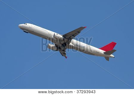 Großes Passagierflugzeug