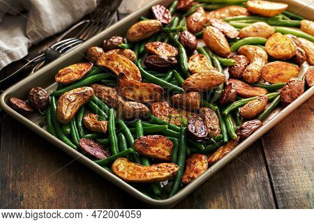 Roasted Crispy Fingerling Potatoes With Green Beans On A Sheet Pan With Herbs And Spices, Spring Sid