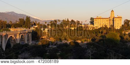Pasadena, Ca - March 2 2023:  Sunset Light On The Colorado Street Bridge And Federal Court Of Appeal