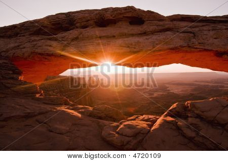 Sonnenaufgang am Mesa arch