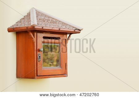 Casella di posta in legno