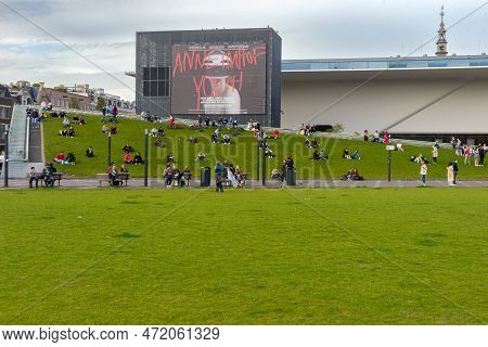 29 October 2022 Amsterdam, Netherlands, People Are Enjoying Sunny Day On Museumplein In Front Of Ste