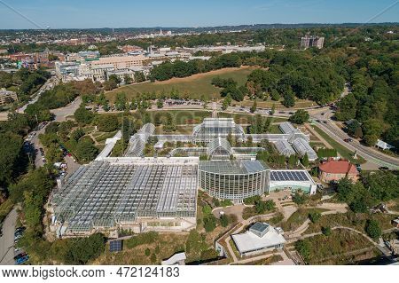 Phipps Conservatory And Botanical Gardens In Pittsburgh, Pennsylvania. Schenley Park's Horticulture 