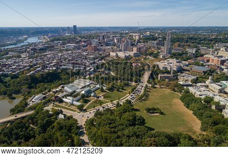 Phipps Conservatory And Botanical Gardens In Pittsburgh, Pennsylvania. Schenley Park's Horticulture 