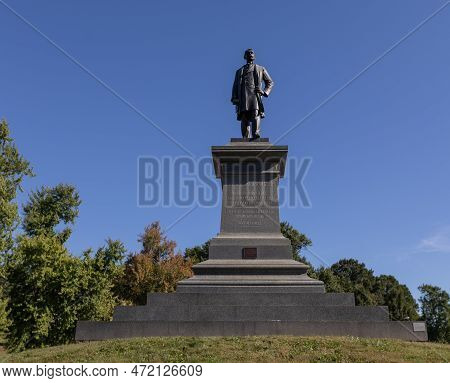 Pittsburgh, Pennsylvania - September 28, 2019: Edward Manning Bigelow Monument In Schenley Park, Pit