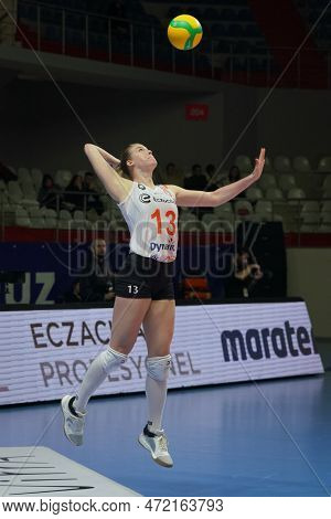 Istanbul, Turkiye - January 18, 2023: Samanta Fabris Serves During Eczacibasi Dynavit Vs Vc Maritza 