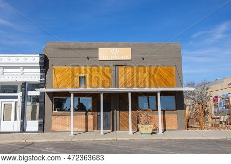 Willcox, Az, Usa - Jan. 19, 2023: The Palace In A Historic Building On Railroad Avenue In Historic C