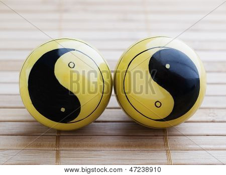 Two Baoding Balls With The Yin Yang Symbol