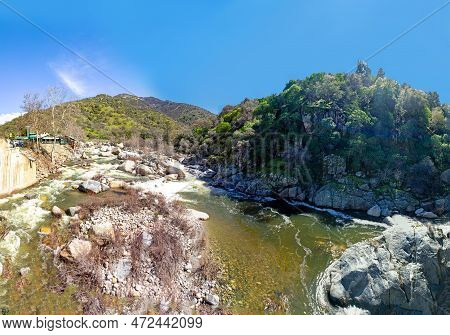 Scenic Landscape In The Near Of Three Rivers,.entrance Of Sequoia National Park