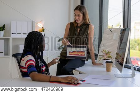 Marketing Analysis Accounting Team Meeting And Working At Company
