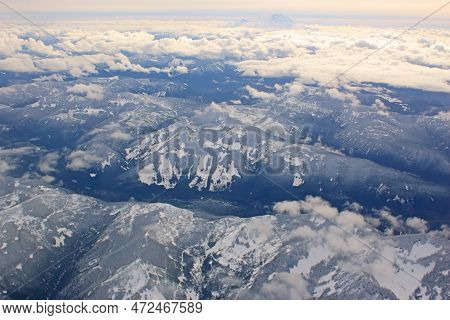 Mount Rainer, Washington, Usa, Above The Clouds