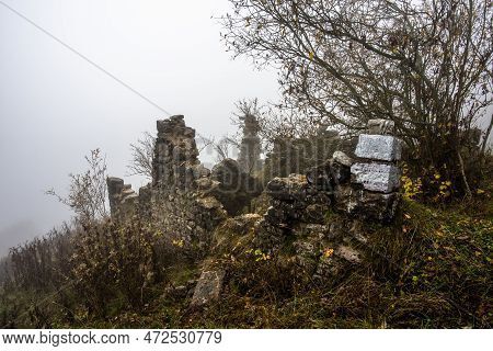 2022 10 23 Durlo Ruins In The Fog