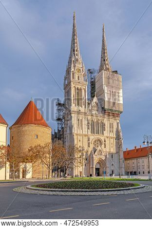 Zagreb, Croatia - November 3, 2019: Roman Catholic Cathedral Of Zagreb Located At Kapitol Sunny Autu