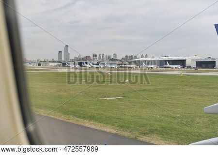 Buenos Aires, Argentina, November 18, 2022: View From A Window Of A Boeing 737-700 Jet Of Aerolineas
