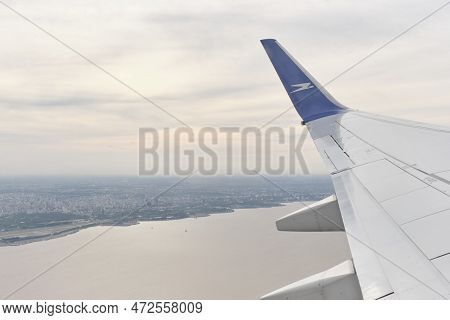 Buenos Aires, Argentina, November 18, 2022: View From A Window Of A Boeing 737-700 Jet Of Aerolineas