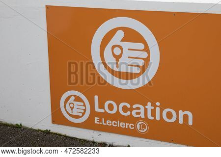Bordeaux , Aquitaine  France - 03 10 2023 : Leclerc Location Text Brand And Sign Logo On Panel For V