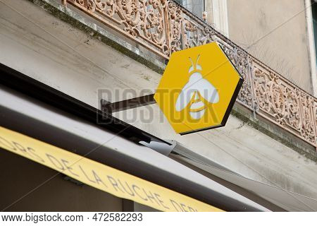 Bordeaux , Aquitaine  France - 03 05 2023 : Famille Mary Logo Brand And Bees Sign On Facade Entrance
