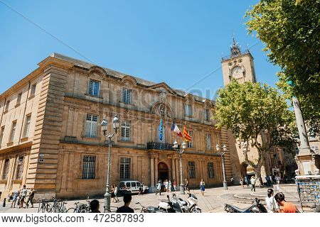 Aix-en-provence, France - Jul 17, 2014: Overview Of Iconic Place Square De Lhotel De Ville With Maje