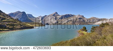 Panoramic Picturesque Reservoir And Mountain Landscape In Riano. Spain