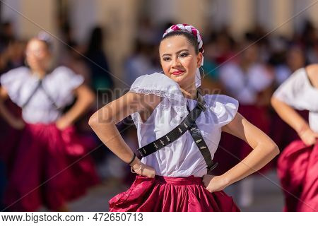 Matamoros, Tamaulipas, Mexico - November 26, 2022: The Desfile Del 20 De Noviembre, Dancer Wearing T
