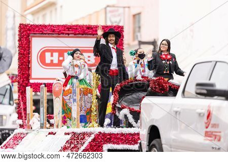 Brownsville, Texas, Usa - February 26, 2022: Charro Days Grand International Parade, Man And Women W