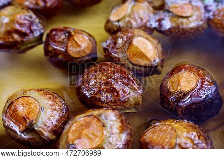 Brown Dry Soap Nuts (soapberries, Sapindus Mukorossi, Reetha) For Organic Laundry And Gentle Natural