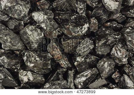 Pezzi di carbone grezzo