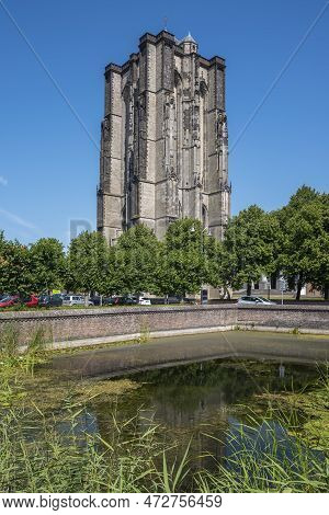 Sint Lievensmonstertoren, Tower Of The Sint Lievens Minster In Zierikzee. Provinz  Zeeland In The Ne