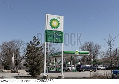 Indianapolis - Circa March 2023: Bp Retail Gas Station. Bp And British Petroleum Is A Global British