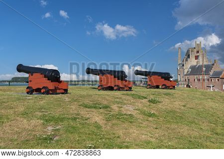 Cannons Of The Historic Town Fortification Campveerse Toren In Veere. Veere Is A City In The Provinc