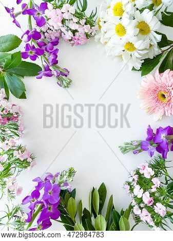 Dianthus, Gerbera, Chamomile, Laur. Floral A Frame