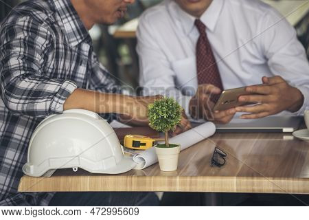 Asian Engineer Man Brainstorming Construction Building Contractor Civil Worker Parners Team Meeting