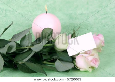 Rose rosa con nota di amore vuoto